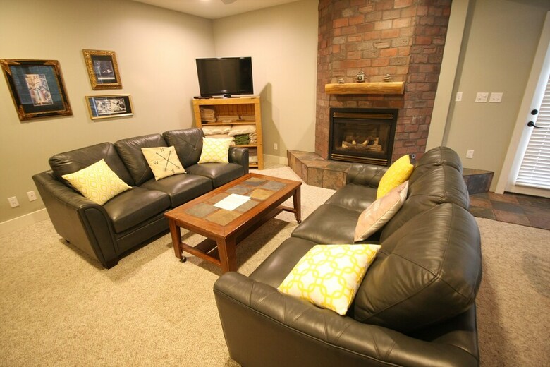 Goldberry Woods Bed & Breakfast-microfarm-cottages