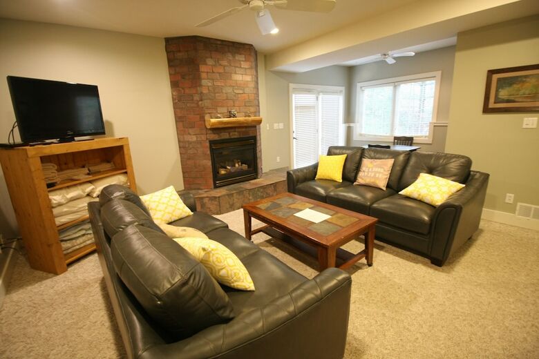 Goldberry Woods Bed & Breakfast-microfarm-cottages