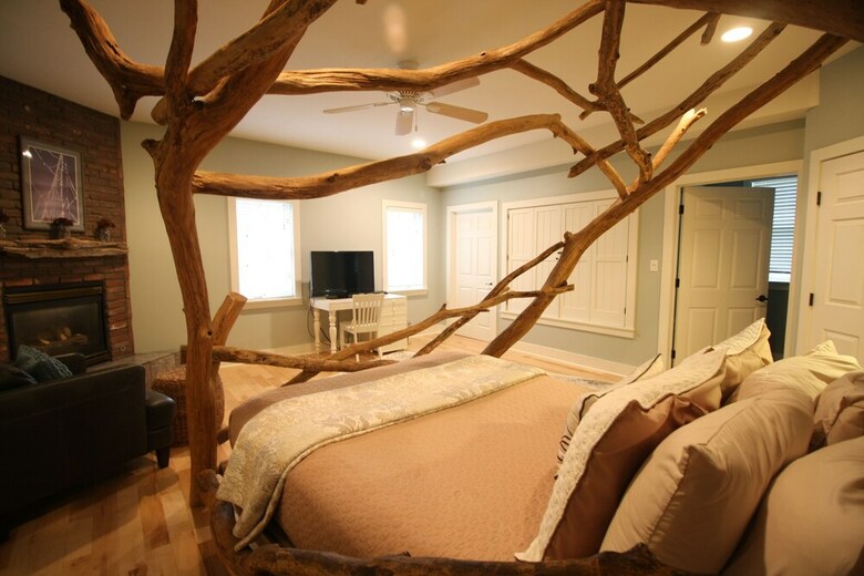 Goldberry Woods Bed & Breakfast-microfarm-cottages