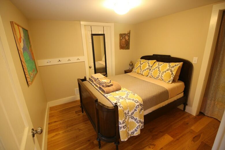 Goldberry Woods Bed & Breakfast-microfarm-cottages