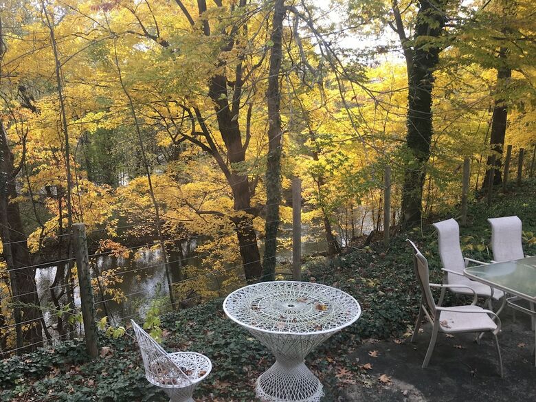Goldberry Woods Bed & Breakfast-microfarm-cottages