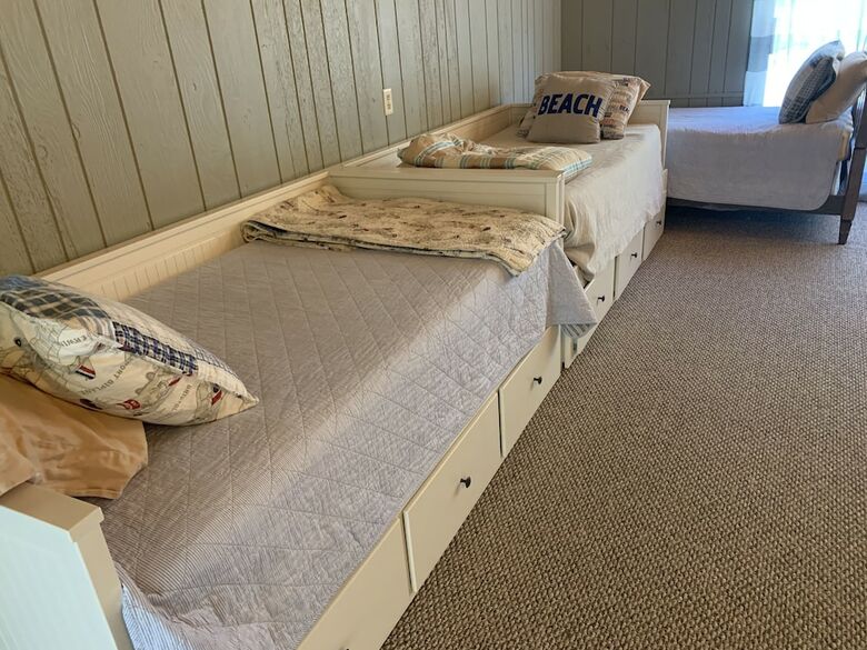 Goldberry Woods Bed & Breakfast-microfarm-cottages