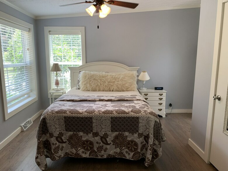 Goldberry Woods Bed & Breakfast-microfarm-cottages