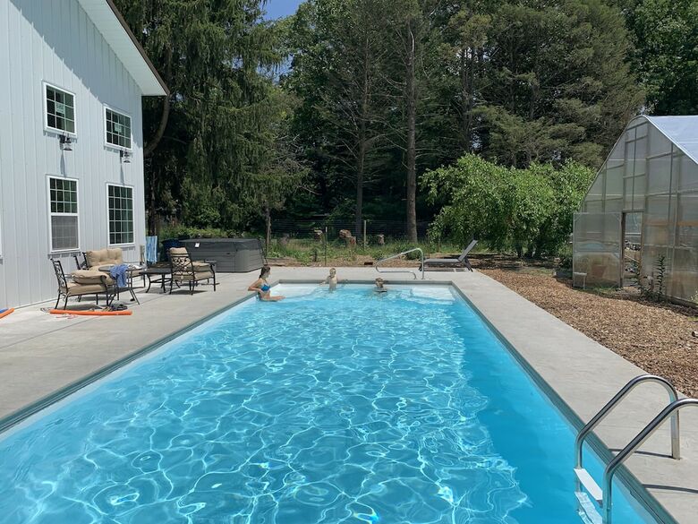 Goldberry Woods Bed & Breakfast-microfarm-cottages