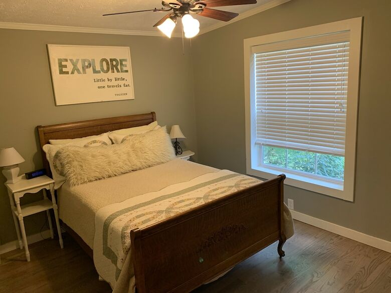 Goldberry Woods Bed & Breakfast-microfarm-cottages