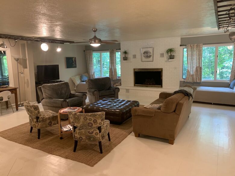 Goldberry Woods Bed & Breakfast-microfarm-cottages