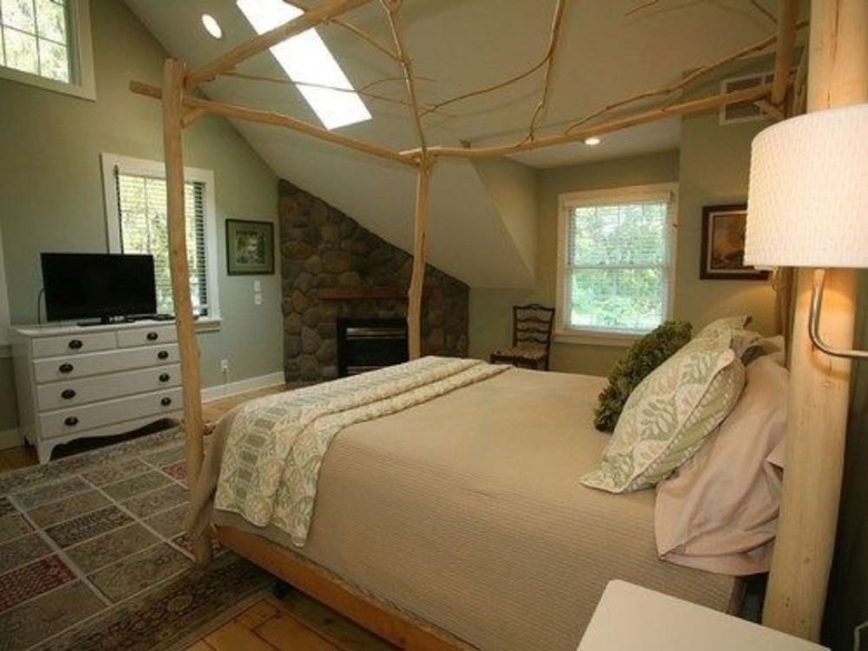 Goldberry Woods Bed & Breakfast-microfarm-cottages
