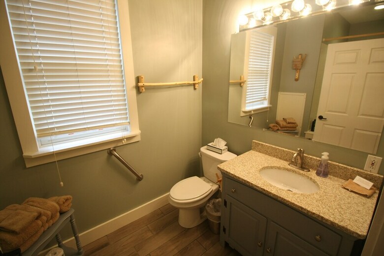 Goldberry Woods Bed & Breakfast-microfarm-cottages