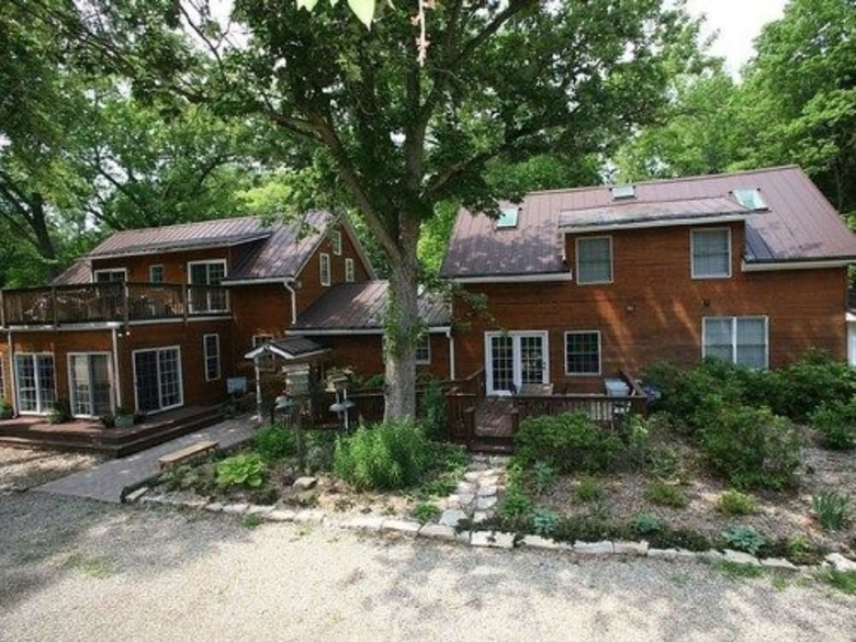 Goldberry Woods Bed & Breakfast-microfarm-cottages