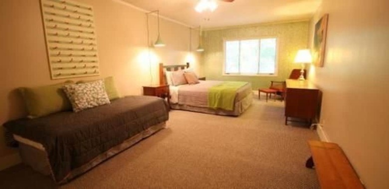 Goldberry Woods Bed & Breakfast-microfarm-cottages