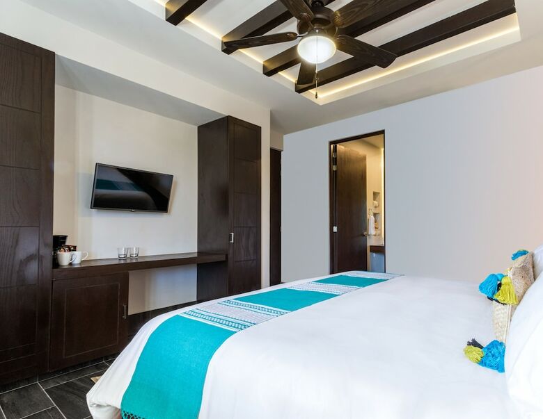 Kasa Hotel Parota