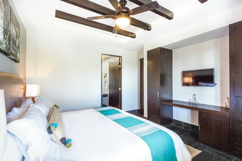 Kasa Hotel Parota