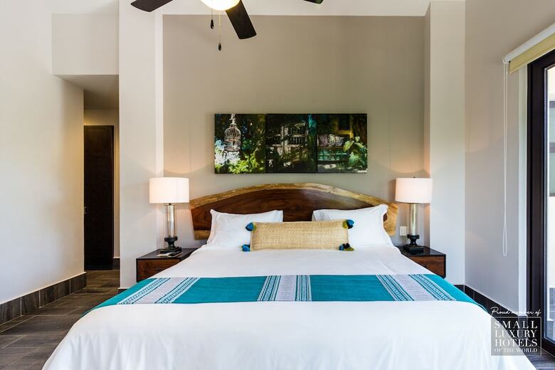 Kasa Hotel Parota