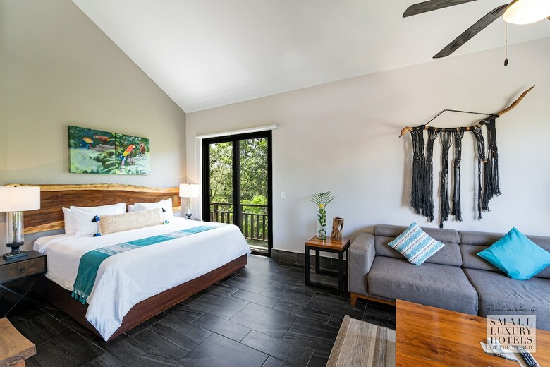 Kasa Hotel Parota