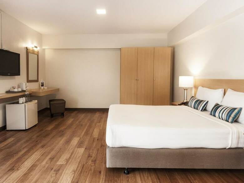 Samran Place Hotel