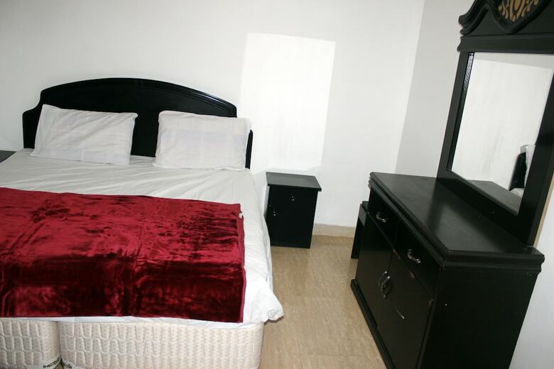 Al Eairy Furnished Apartments Qassim 1