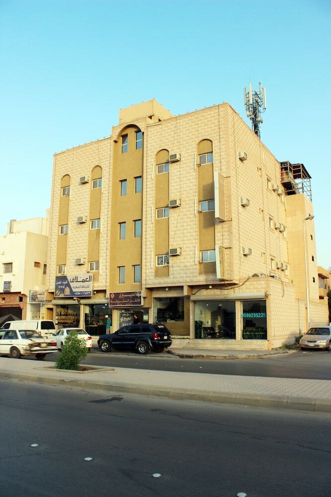 Al Eairy Furnished Apartments Qassim 3