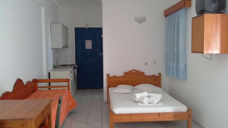 Studio Apartment Perivolos