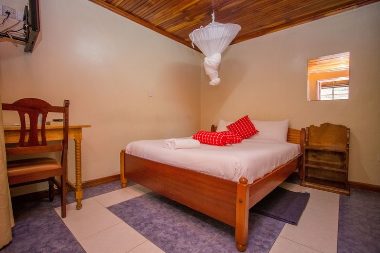 Sunshine Hotel Tengecha