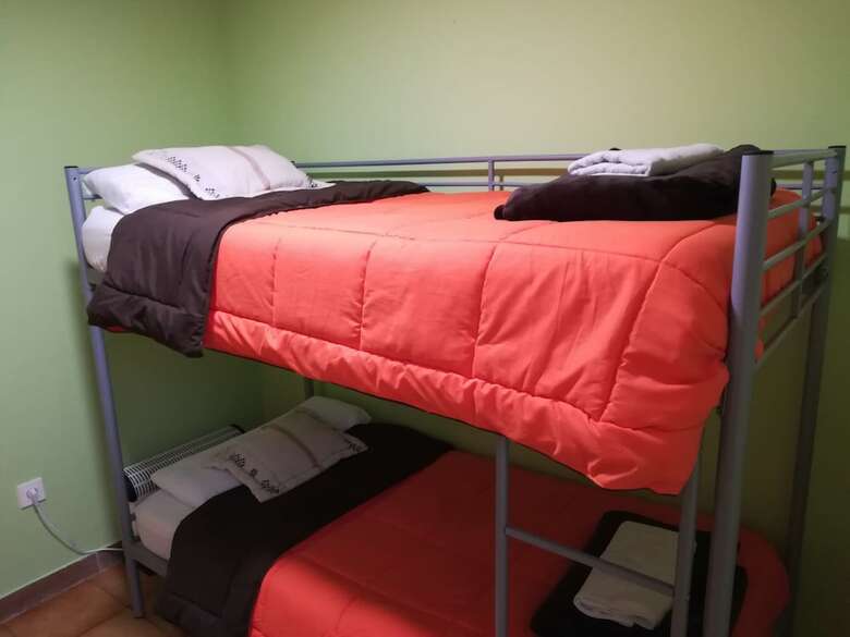 Hostal Albergue Barullo