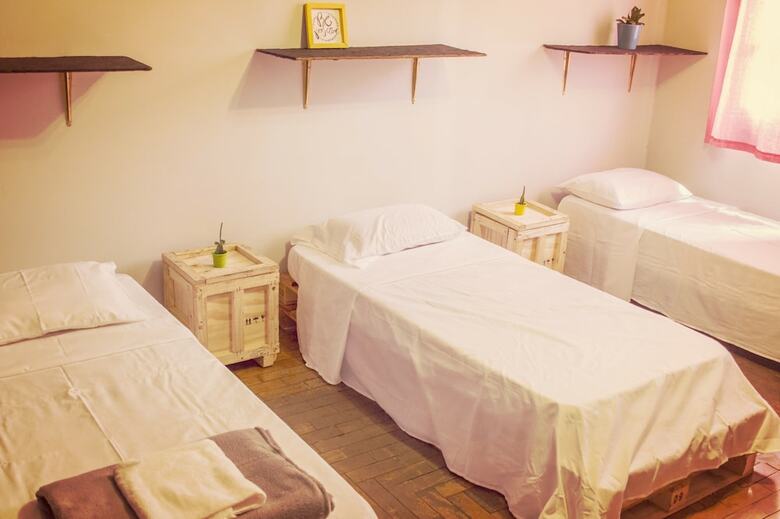 Hostal Hostel House 2741