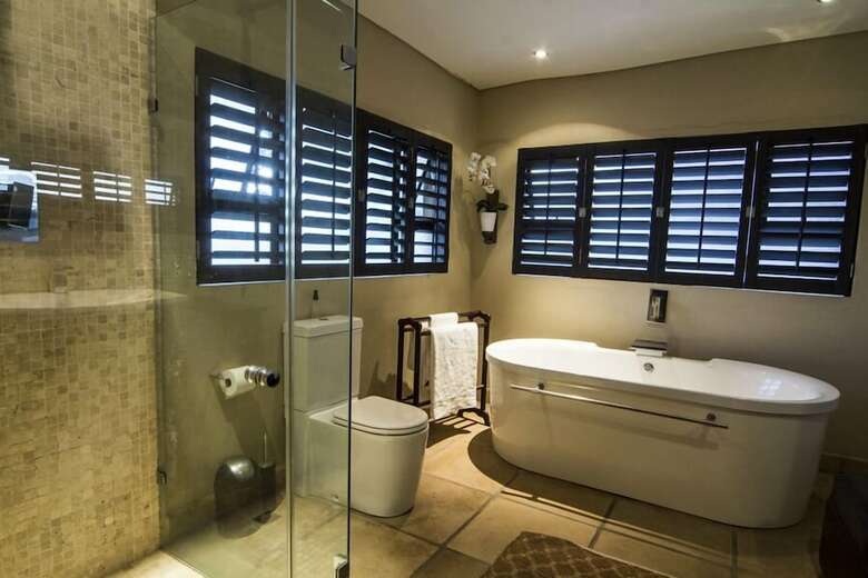 Bed & Breakfast Cowrie Cove Guest House