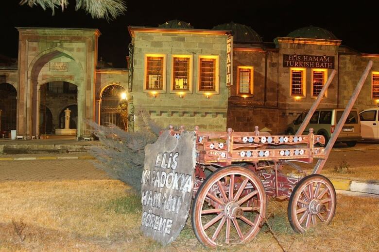 Hotel Shoestring Stone House