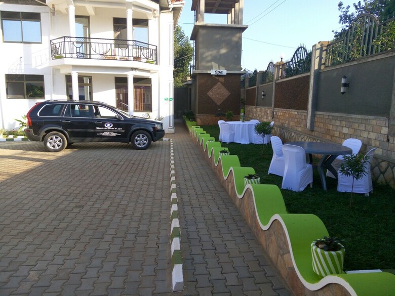 Mowicribs Hotel & Spa