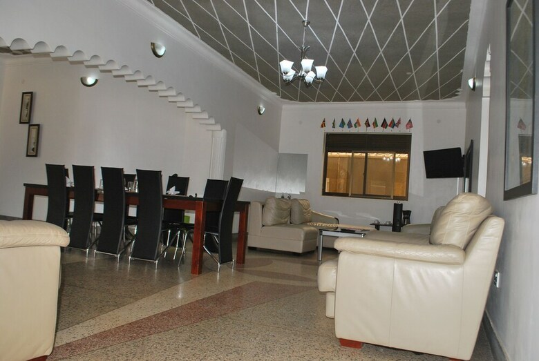 Mowicribs Hotel & Spa