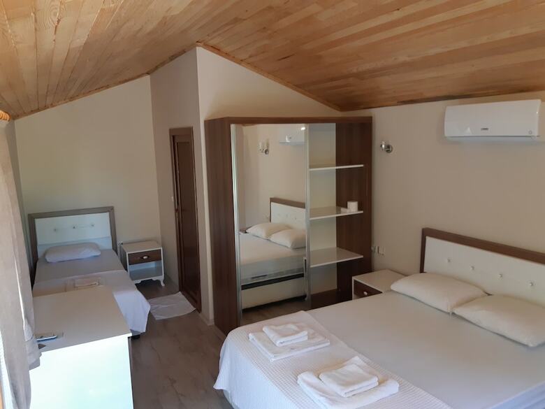 Secret Garden Bungalows & Tent Hotel