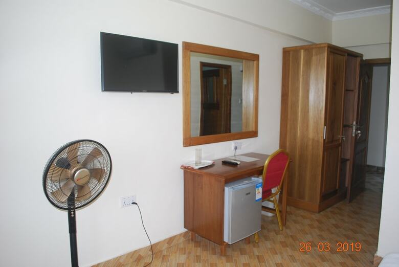 Ampomaah Hotel