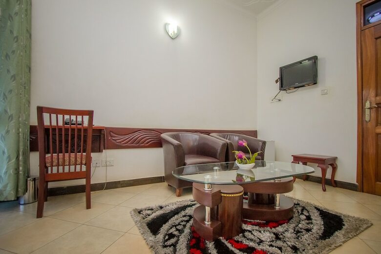 Jevine Hotel