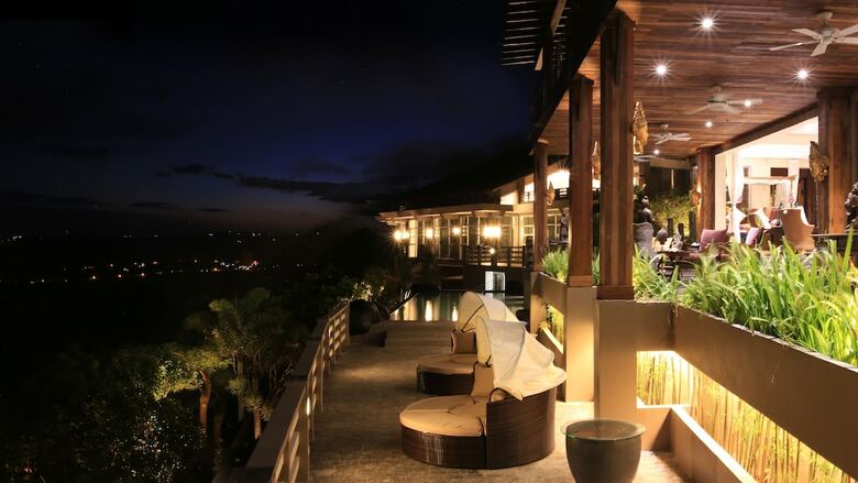 Bed & Breakfast The Oriental Luxury Suites Tagaytay