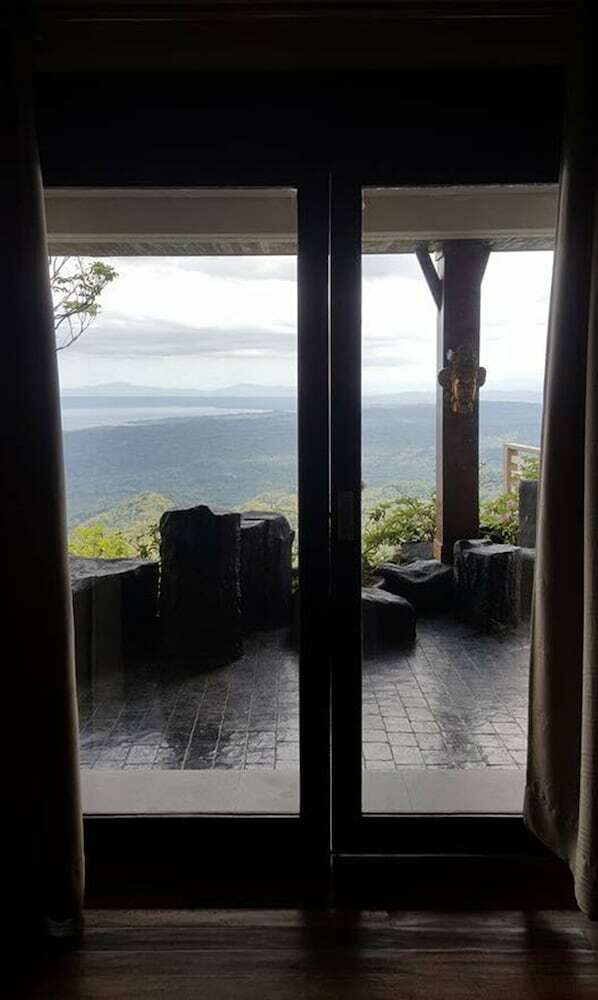 Bed & Breakfast The Oriental Luxury Suites Tagaytay