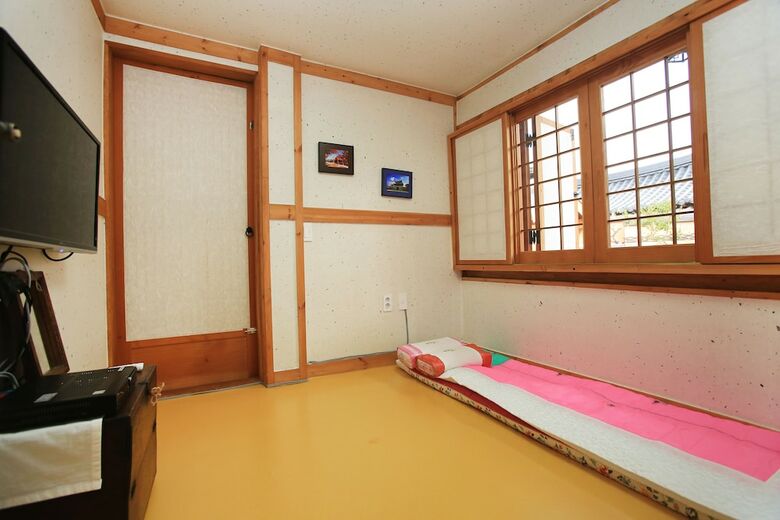 Hotel Saekdongjeogori Guesthouse