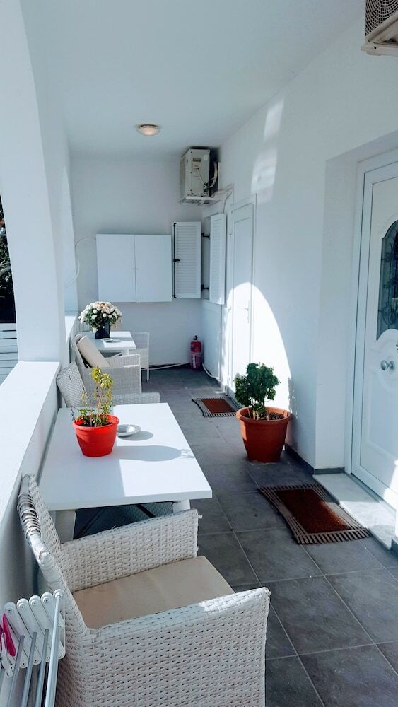 Hotel Pleasure Beachside Studios