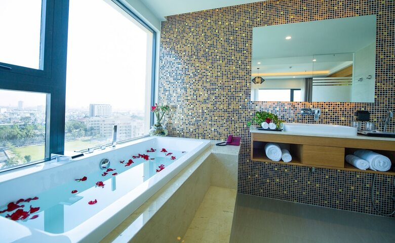 Nam Hotel & Spa