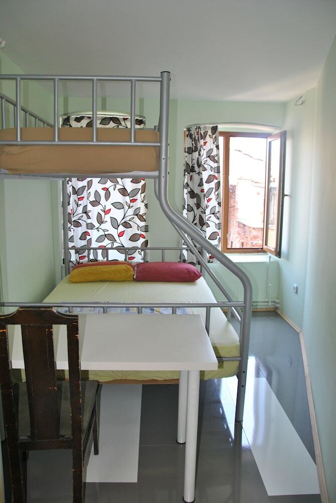 Hostal Chilloutlya Hostel&bar