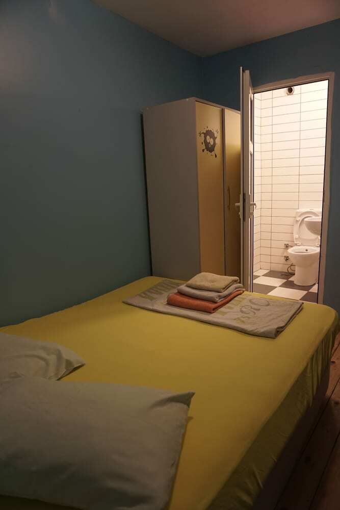 Hostal Chilloutlya Hostel&bar