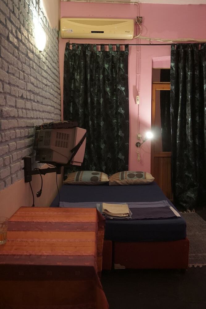 Hostal Chilloutlya Hostel&bar