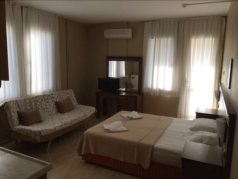 Cicek Apart Hotel