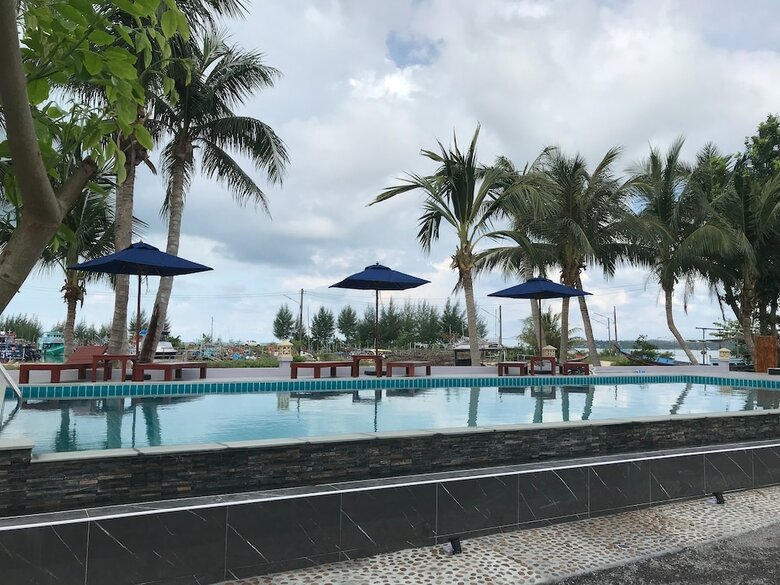 Hotel Breeze Bay Villa