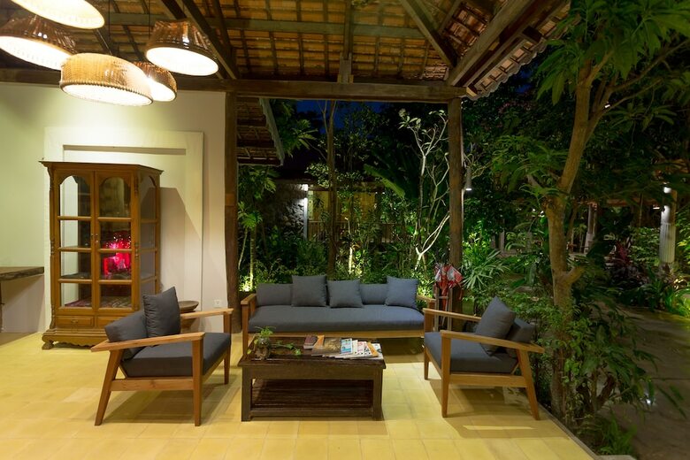 Hotel Isann Lodge