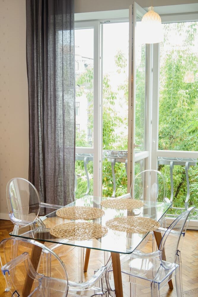 Szucha Apartments