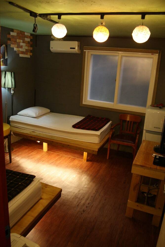 Hostal Mr.comma Guesthouse - Hostel