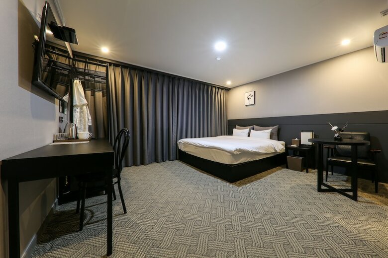 B.cent Hotel