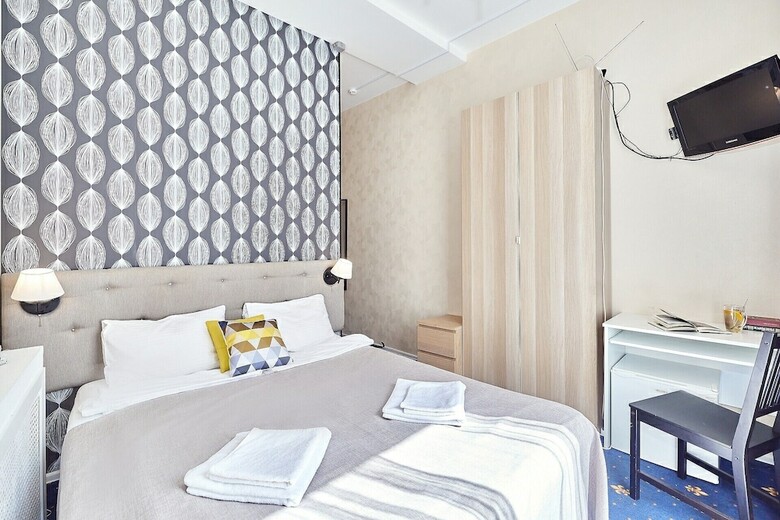 Seven Bridges Hotel
