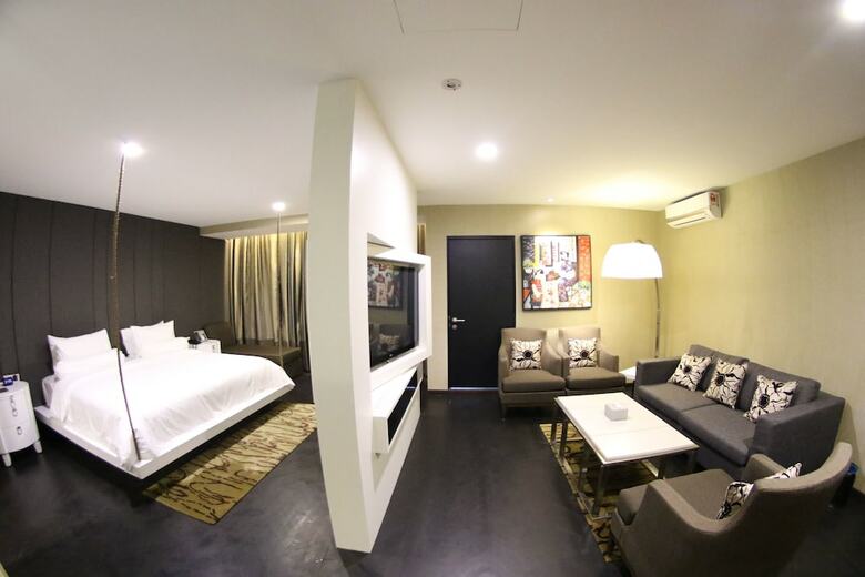 Bedrock Hotel