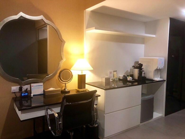 Bedrock Hotel