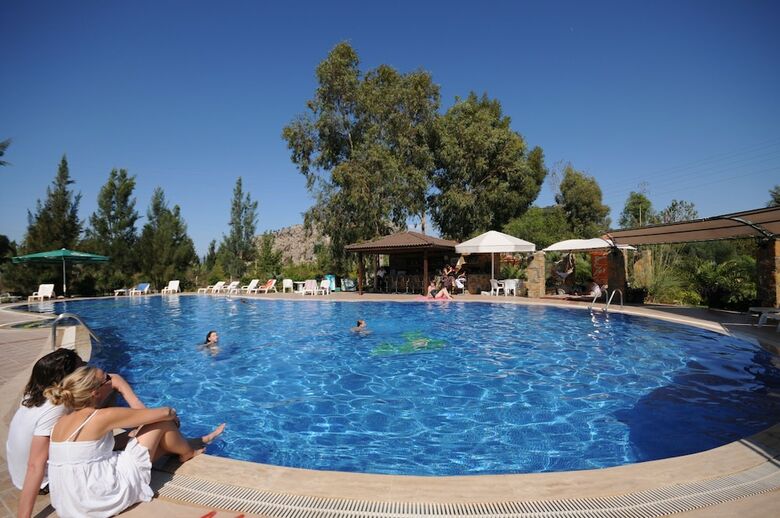 Hotel Holiday Calbis